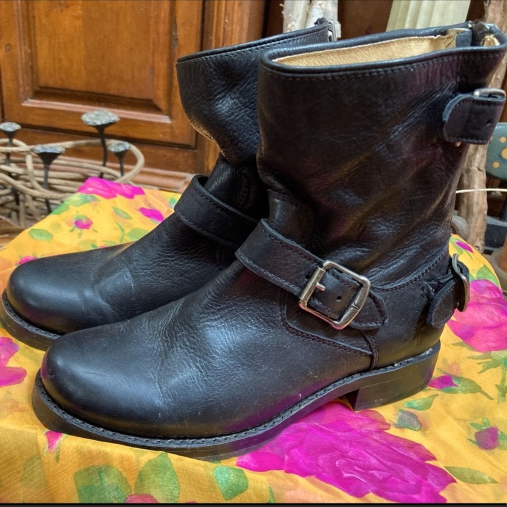 🌹 Frye Veronica Zip Back Black Leather Boots 6.5 6 Booties Short Biker Shoes